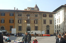 Palazzo del Collegio Puteano accanto alla chiesa di San Rocco