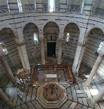 Battistero Pisa ((C) Foto by Wikipedia)